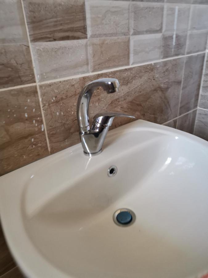Sbatin Madba Appartamento Madaba Camera foto